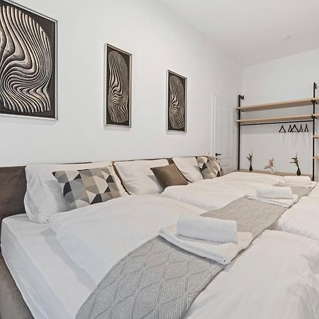 Gt7 Apartments District 9 - Managed By Sky9 Apartments Wina Bagian luar foto