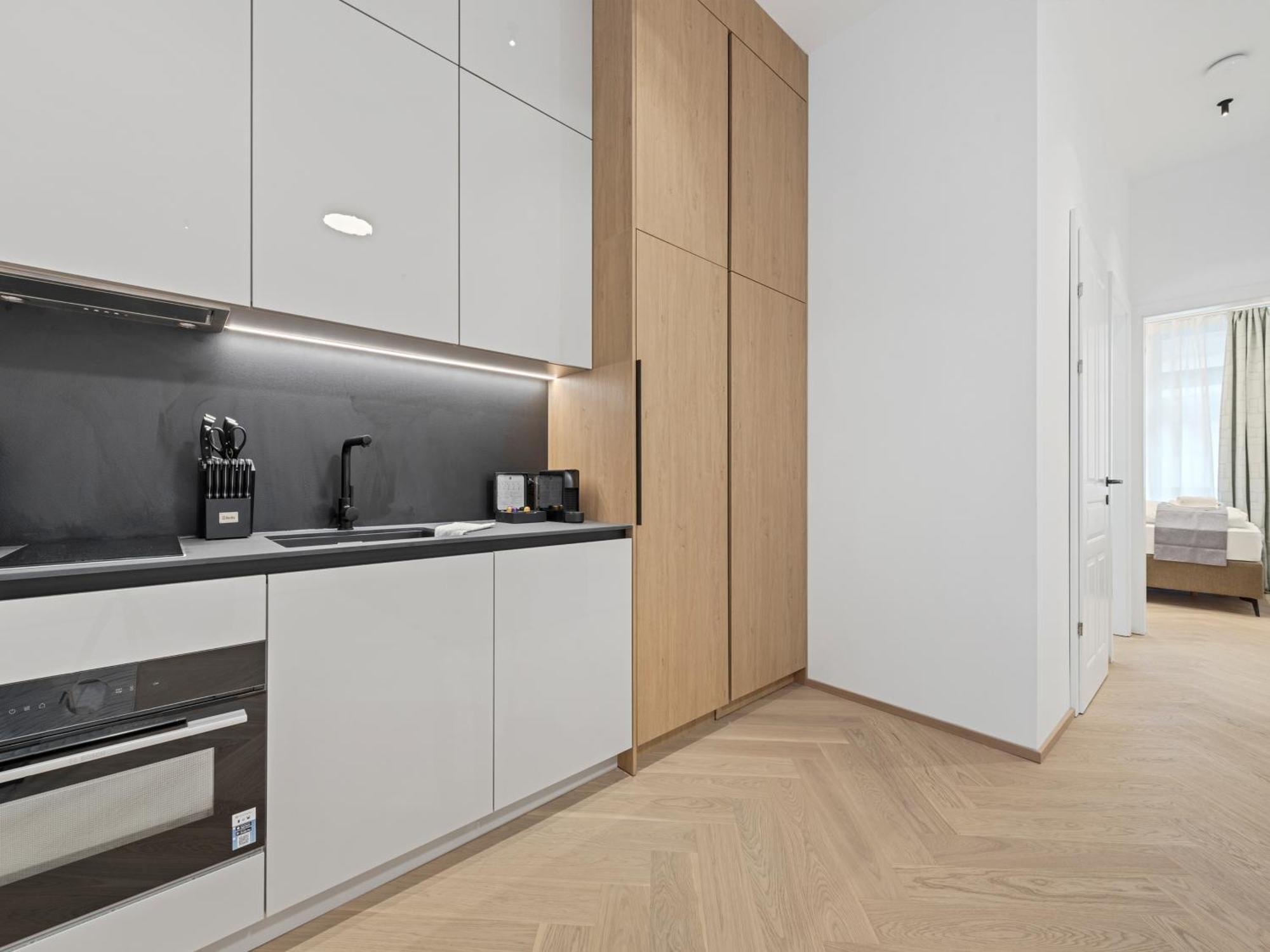 Gt7 Apartments District 9 - Managed By Sky9 Apartments Wina Bagian luar foto