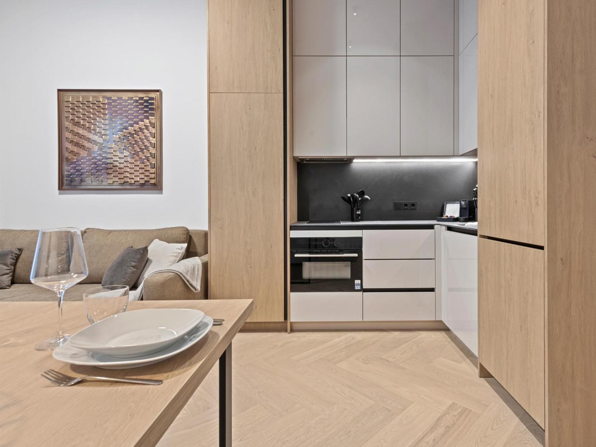 Gt7 Apartments District 9 - Managed By Sky9 Apartments Wina Bagian luar foto
