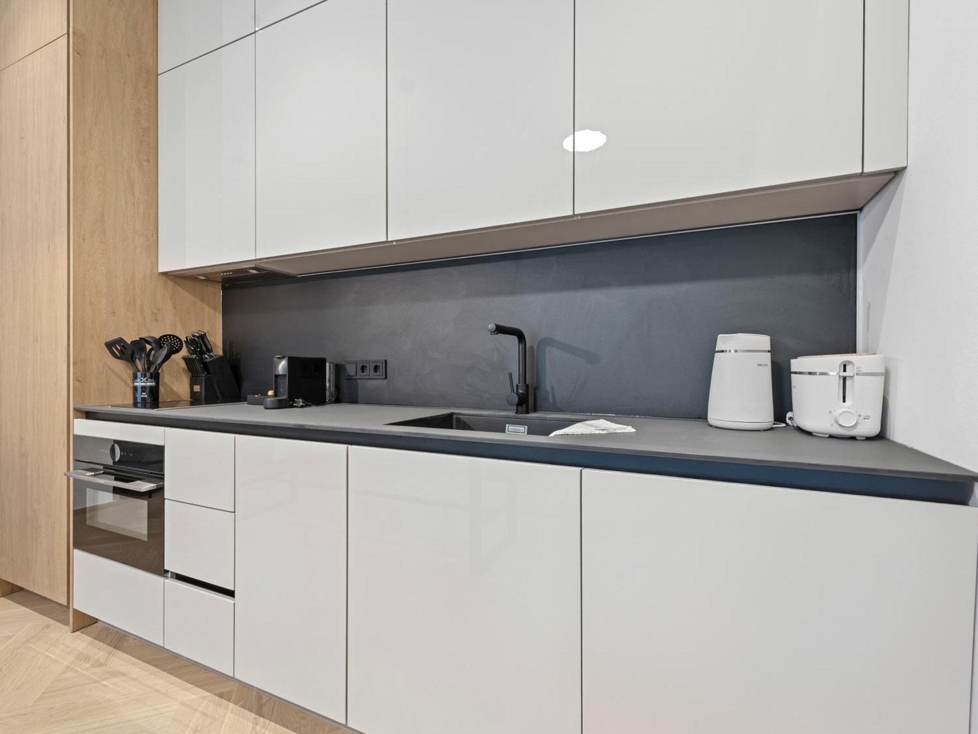 Gt7 Apartments District 9 - Managed By Sky9 Apartments Wina Bagian luar foto