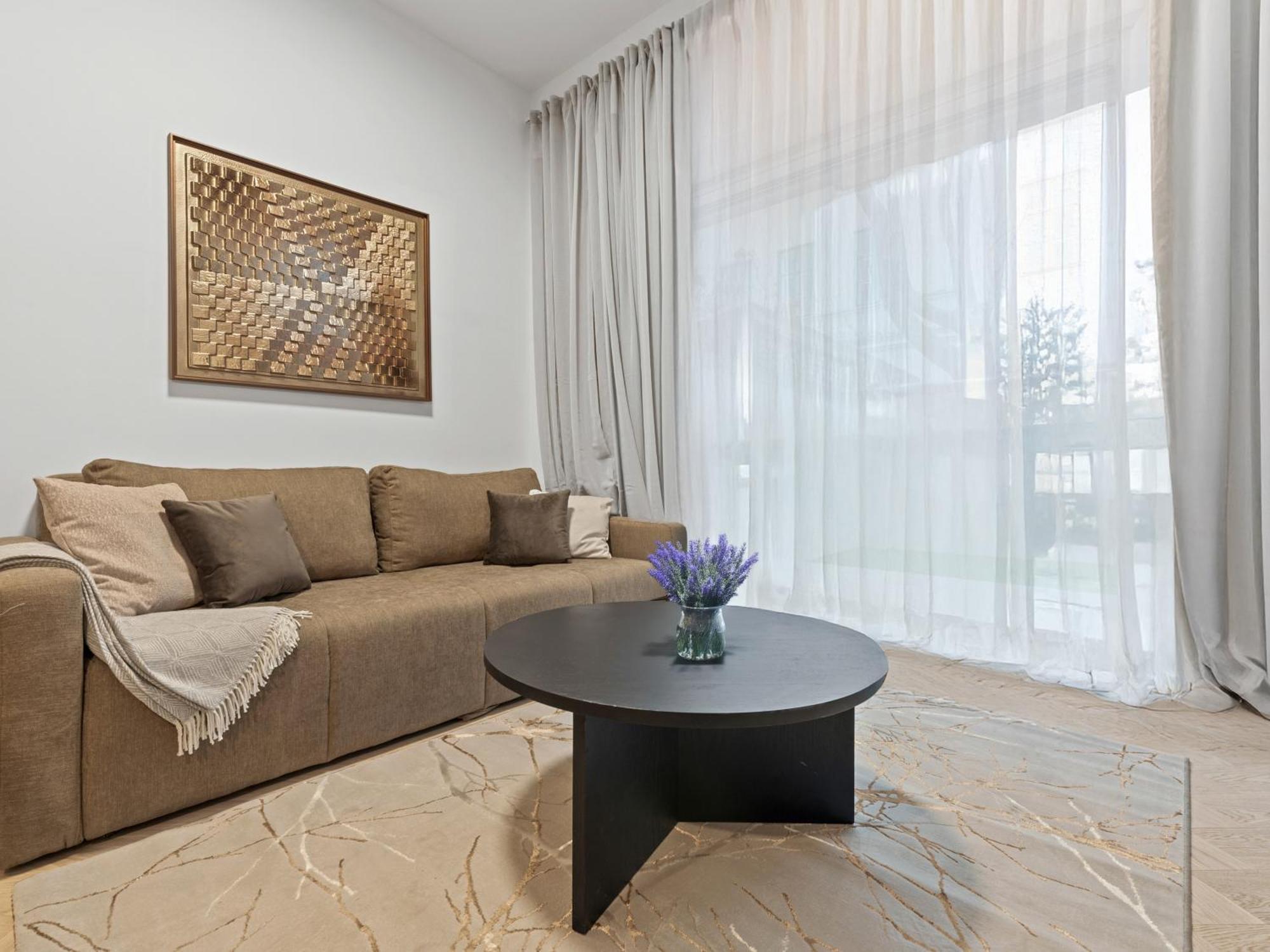 Gt7 Apartments District 9 - Managed By Sky9 Apartments Wina Bagian luar foto
