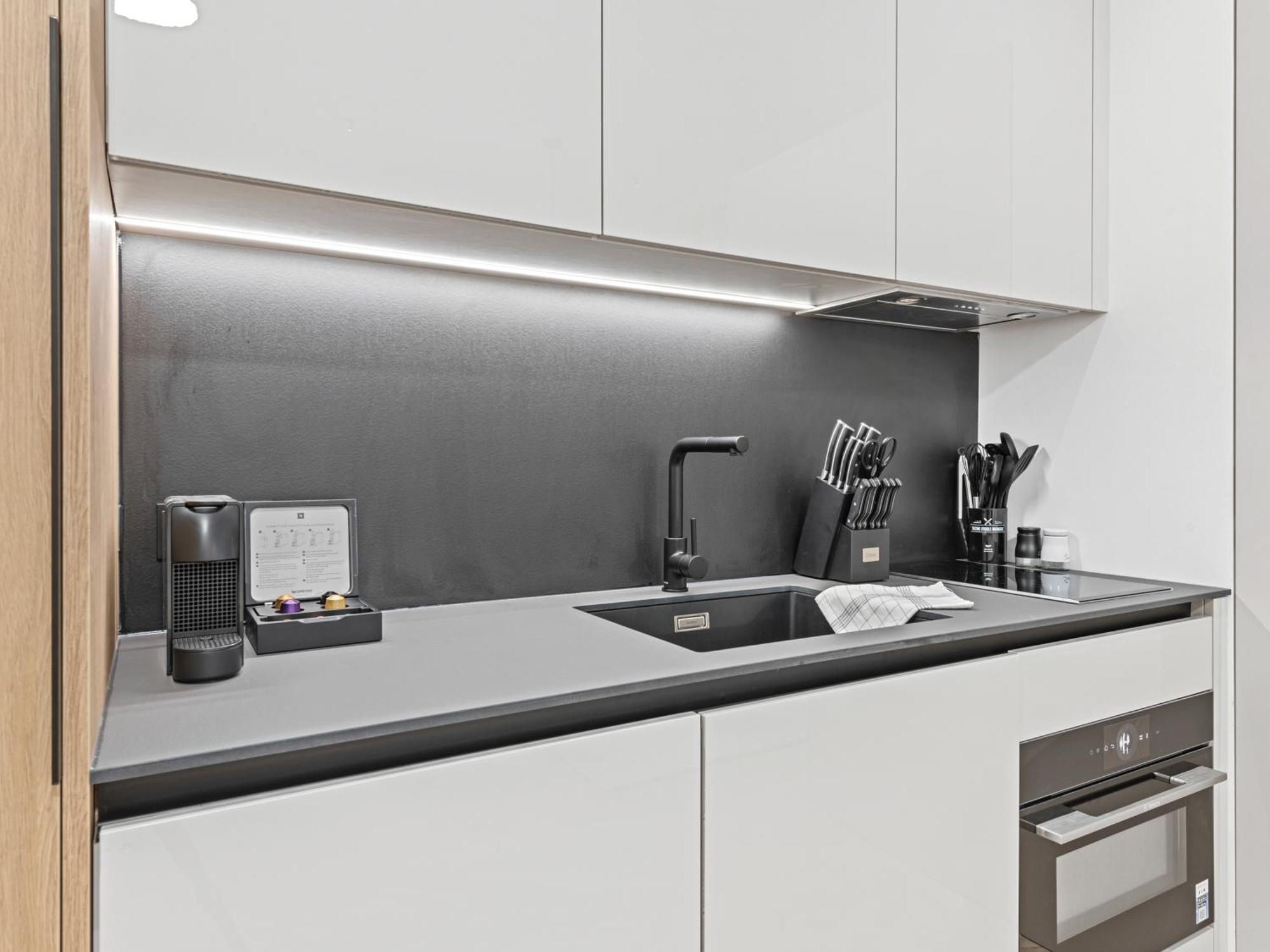 Gt7 Apartments District 9 - Managed By Sky9 Apartments Wina Bagian luar foto
